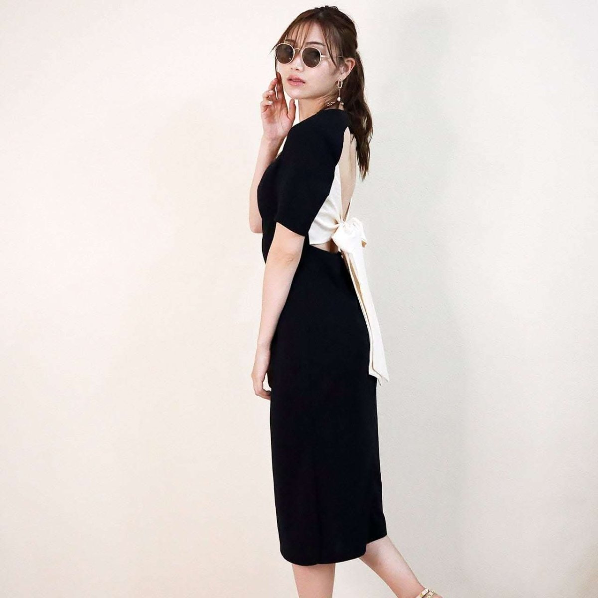 <ベージュ1点即納>【動画あり】オープンバックバイカラーリボンワンピース 2色展開 - select store mirror me<ベージュ1点即納>【動画あり】オープンバックバイカラーリボンワンピース 2色展開194477774mirror meselect store mirror me194477774【即納】ベージュ M