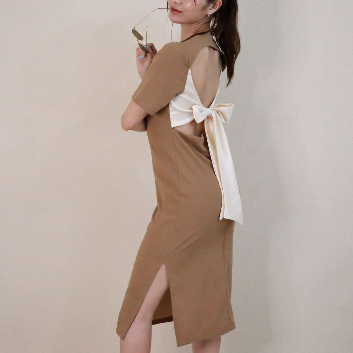 <ベージュ1点即納>【動画あり】オープンバックバイカラーリボンワンピース 2色展開 - select store mirror me<ベージュ1点即納>【動画あり】オープンバックバイカラーリボンワンピース 2色展開194477774mirror meselect store mirror me194477774【即納】ベージュ M
