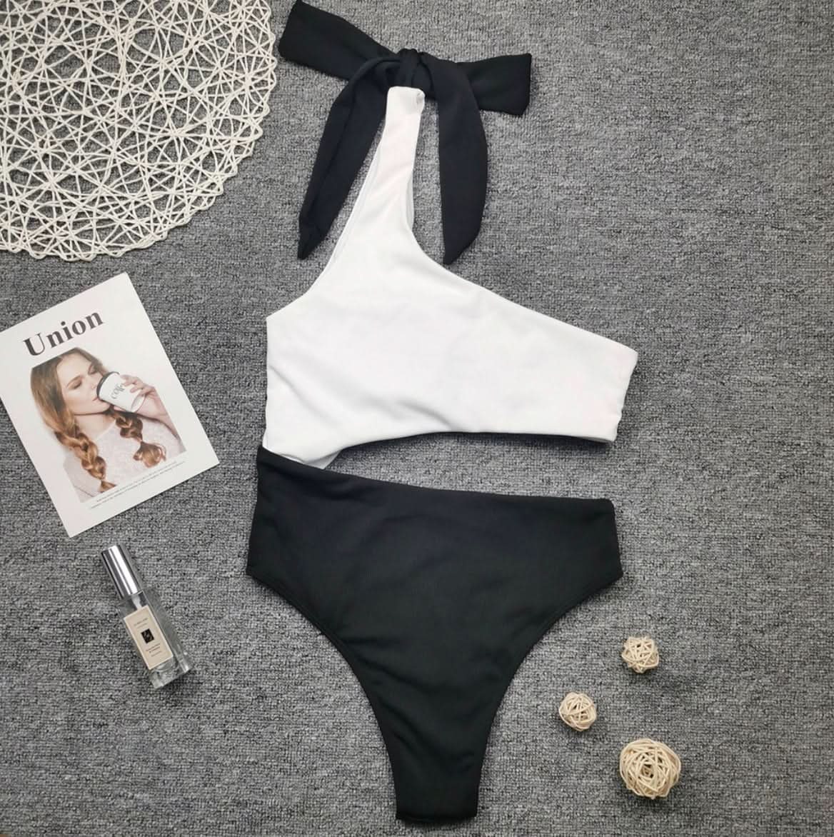 大人気!バイカラーブラックリボンアシンメトリービキニ - select store mirror me大人気!バイカラーブラックリボンアシンメトリービキニ114505395mirror meselect store mirror me114505395S