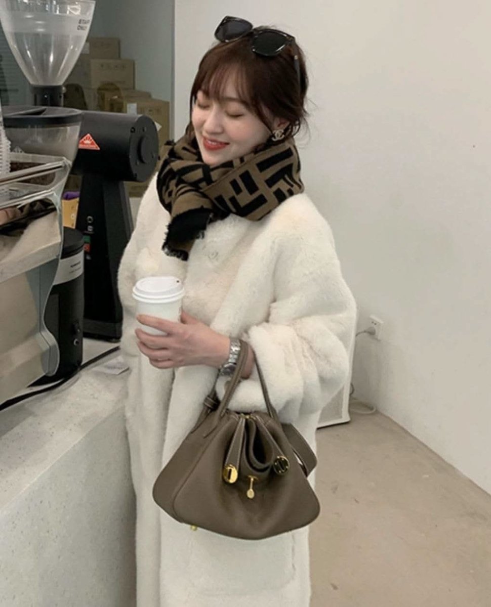 【高品質ウールミックス】ノーカラーボタンホワイトファーコート - select store mirror me【高品質ウールミックス】ノーカラーボタンホワイトファーコート159948844mirror meselect store mirror me159948844S