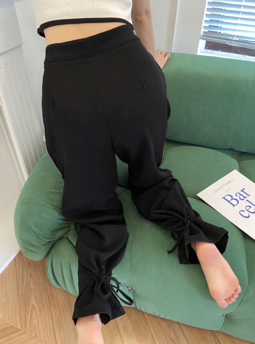 【動画あり】裾リボン絞りデザインブラックパンツ - select store mirror me【動画あり】裾リボン絞りデザインブラックパンツ185493863mirror meselect store mirror me185493863S