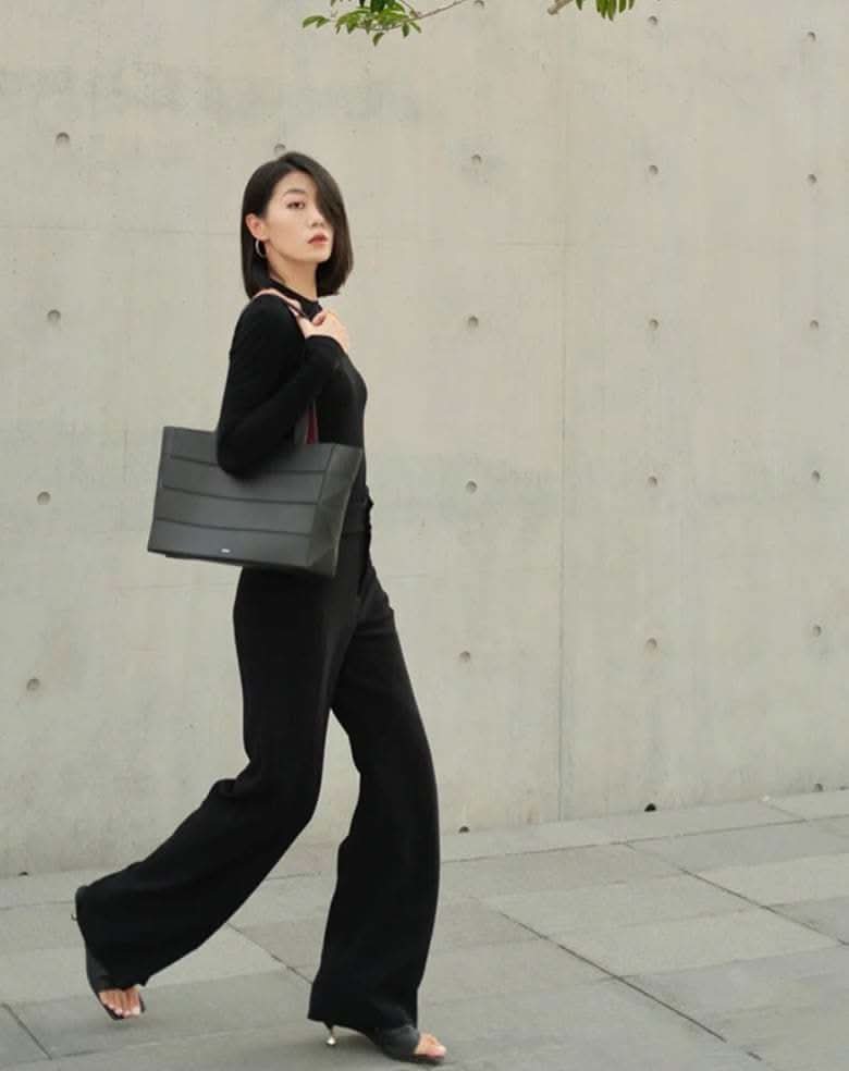 <インスタグラマー様ご愛用>変形デザインネックオープントップス - select store mirror me<インスタグラマー様ご愛用>変形デザインネックオープントップス194864611mirror meselect store mirror me194864611S