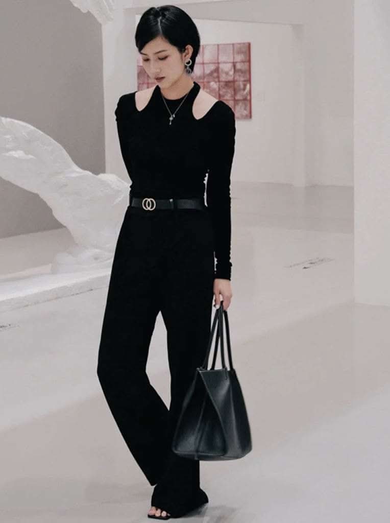 <インスタグラマー様ご愛用>変形デザインネックオープントップス - select store mirror me<インスタグラマー様ご愛用>変形デザインネックオープントップス194864611mirror meselect store mirror me194864611S