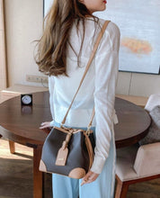 切り替えレザー巾着ショルダーバッグ 2色展開 - select store mirror me切り替えレザー巾着ショルダーバッグ 2色展開159790498mirror meselect store mirror me159790498ホワイト(小サイズ)