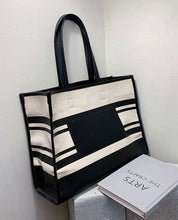 【動画あり】切り替えレザーポケットボーダートートバッグ 2種展開 - select store mirror me【動画あり】切り替えレザーポケットボーダートートバッグ 2種展開162335058mirror meselect store mirror me162335058小サイズ