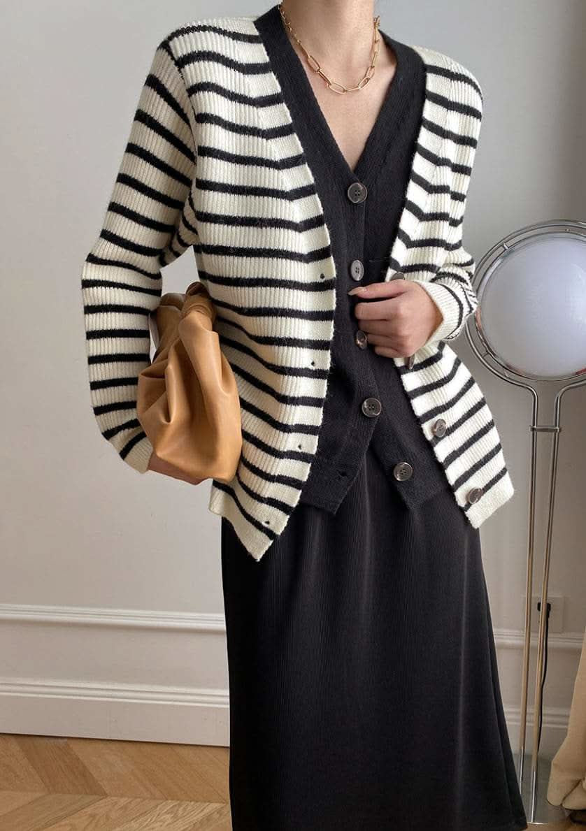 【動画あり】重ね着風ダブルボタンボーダーニットカーディガン 2色展開 - select store mirror me【動画あり】重ね着風ダブルボタンボーダーニットカーディガン 2色展開190811870mirror meselect store mirror me190811870ホワイト