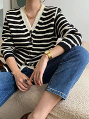 【動画あり】重ね着風ダブルボタンボーダーニットカーディガン 2色展開 - select store mirror me【動画あり】重ね着風ダブルボタンボーダーニットカーディガン 2色展開190811870mirror meselect store mirror me190811870ホワイト