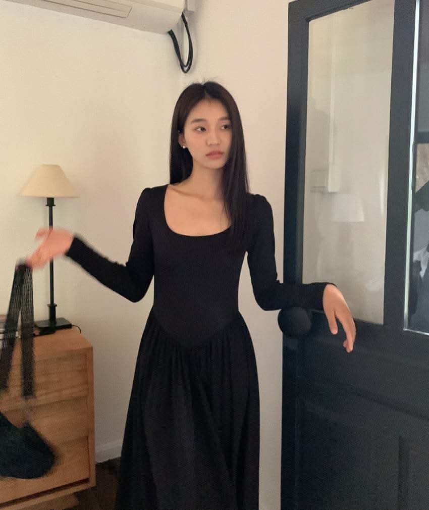 【動画あり】スクエア切り替えフレアワンピース 2色展開 - select store mirror me【動画あり】スクエア切り替えフレアワンピース 2色展開200086831mirror meselect store mirror me200086831ピンクベージュS