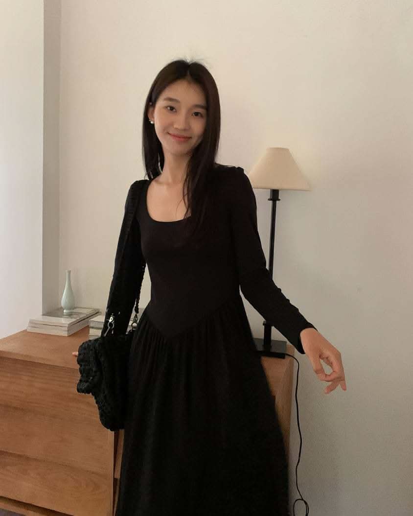 【動画あり】スクエア切り替えフレアワンピース 2色展開 - select store mirror me【動画あり】スクエア切り替えフレアワンピース 2色展開200086831mirror meselect store mirror me200086831ピンクベージュS