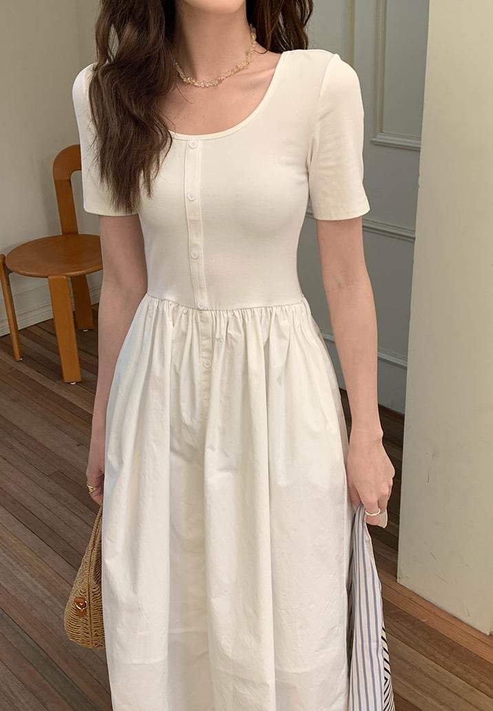 【動画あり】半袖ボタン切り替えフレアワンピース 2色展開 - select store mirror me【動画あり】半袖ボタン切り替えフレアワンピース 2色展開201806392mirror meselect store mirror me201806392ホワイトS