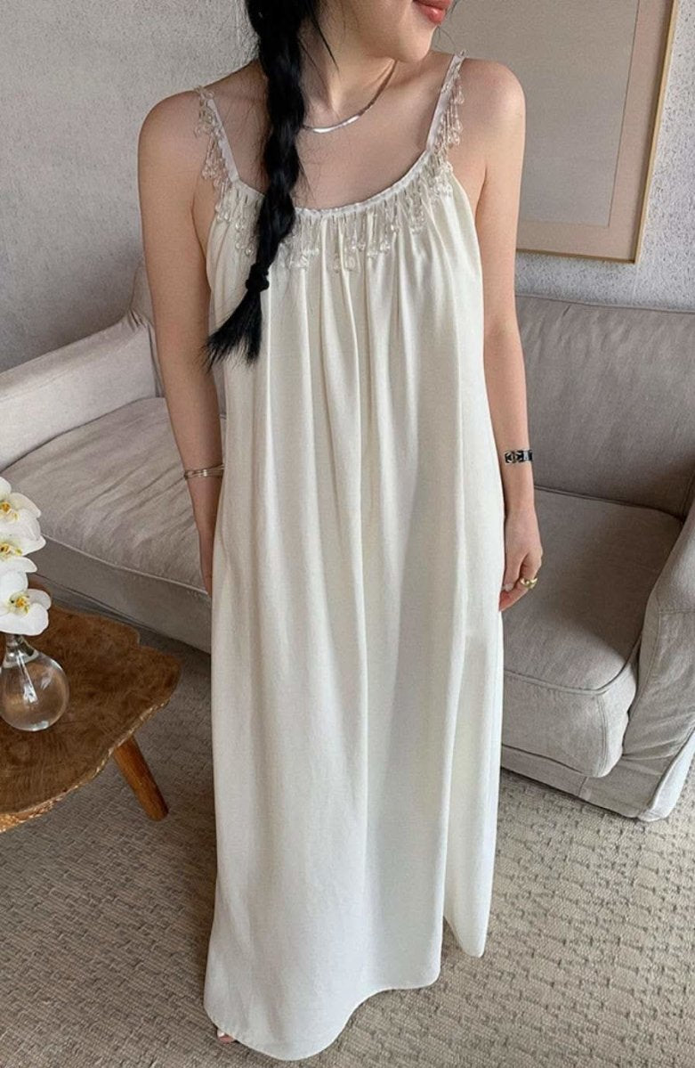 【動画あり】フリンジビジューリラックスマキシワンピース 2色展開 - select store mirror me【動画あり】フリンジビジューリラックスマキシワンピース 2色展開202417458mirror meselect store mirror me202417458ホワイトS