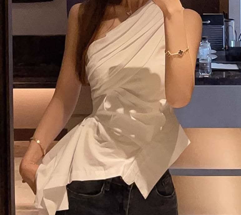 <インスタグラマー様ご愛用>【動画あり】ワンショルダーデザインペプラムトップス 2色展開 - select store mirror me<インスタグラマー様ご愛用>【動画あり】ワンショルダーデザインペプラムトップス 2色展開207593431mirror meselect store mirror me207593431ホワイトS