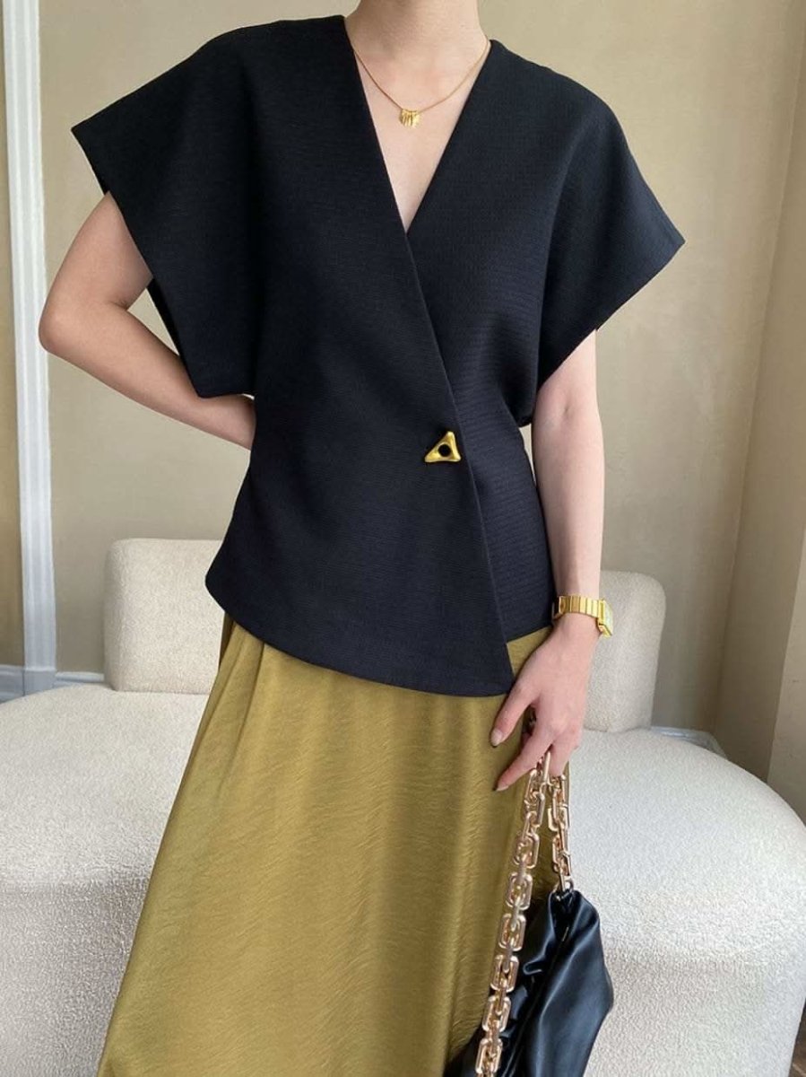 <インスタグラマー様ご愛用>動画あり】トライアングルポイントデザイントップス 2色展開 - select store mirror me<インスタグラマー様ご愛用>動画あり】トライアングルポイントデザイントップス 2色展開208700264mirror meselect store mirror me208700264ホワイトS