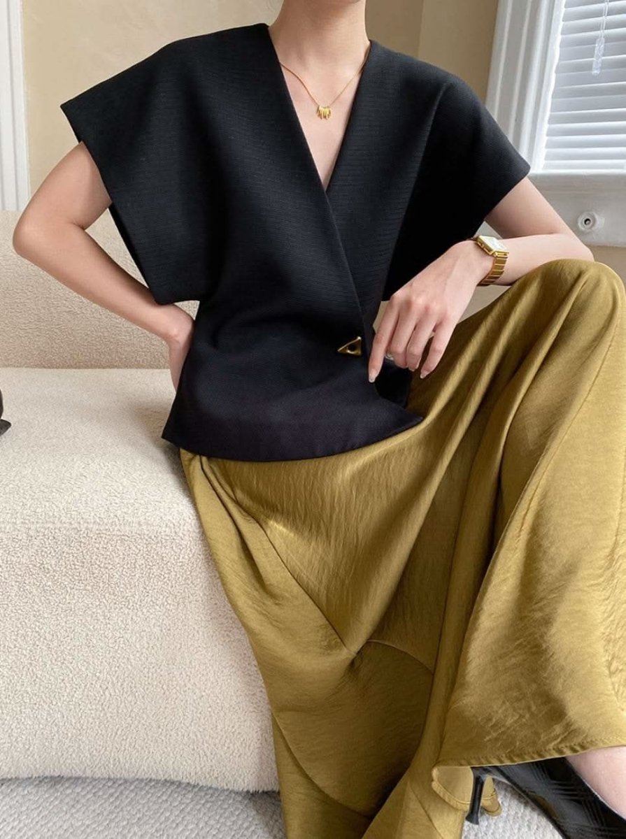 <インスタグラマー様ご愛用>動画あり】トライアングルポイントデザイントップス 2色展開 - select store mirror me<インスタグラマー様ご愛用>動画あり】トライアングルポイントデザイントップス 2色展開208700264mirror meselect store mirror me208700264ホワイトS