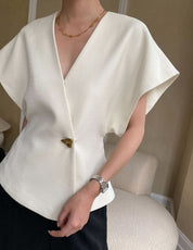 <インスタグラマー様ご愛用>動画あり】トライアングルポイントデザイントップス 2色展開 - select store mirror me<インスタグラマー様ご愛用>動画あり】トライアングルポイントデザイントップス 2色展開208700264mirror meselect store mirror me208700264ホワイトS