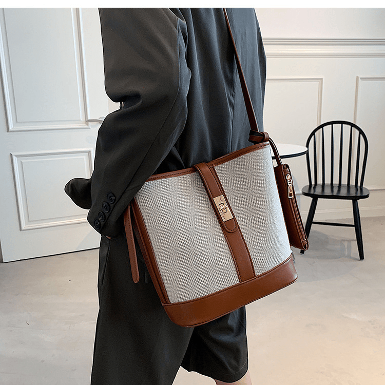 <ポーチ付き>バケツ型ショルダーバッグ 2色展開 - select store mirror me<ポーチ付き>バケツ型ショルダーバッグ 2色展開select store mirror meselect store mirror meブラック