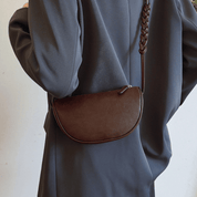 【2025春夏新作】ミニマル半月ショルダーバッグ 2色展開 - select store mirror me【2025春夏新作】ミニマル半月ショルダーバッグ 2色展開select store mirror meselect store mirror meブラウン