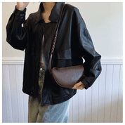 【2025春夏新作】ミニマル半月ショルダーバッグ 2色展開 - select store mirror me【2025春夏新作】ミニマル半月ショルダーバッグ 2色展開select store mirror meselect store mirror meブラウン