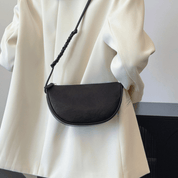 【2025春夏新作】ミニマル半月ショルダーバッグ 2色展開 - select store mirror me【2025春夏新作】ミニマル半月ショルダーバッグ 2色展開select store mirror meselect store mirror meブラック