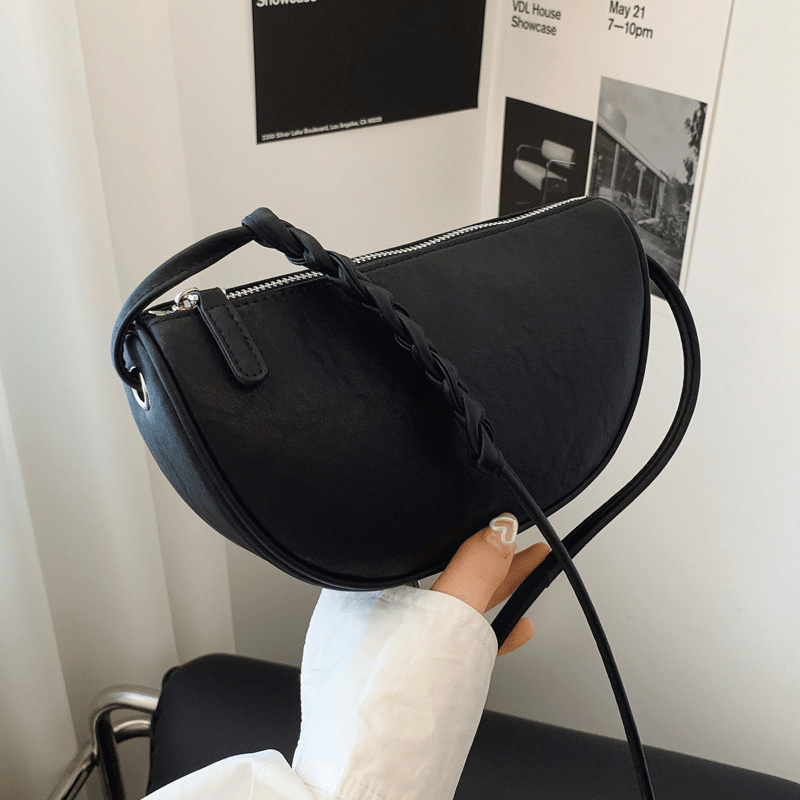 【2025春夏新作】ミニマル半月ショルダーバッグ 2色展開 - select store mirror me【2025春夏新作】ミニマル半月ショルダーバッグ 2色展開select store mirror meselect store mirror meブラウン