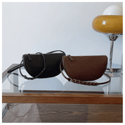 【2025春夏新作】ミニマル半月ショルダーバッグ 2色展開 - select store mirror me【2025春夏新作】ミニマル半月ショルダーバッグ 2色展開select store mirror meselect store mirror meブラウン