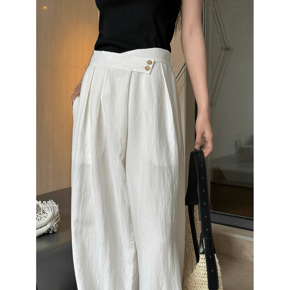 【2025春夏新作】ハイウエストデザインナチュラルワイドパンツ 2色展開 - select store mirror me【2025春夏新作】ハイウエストデザインナチュラルワイドパンツ 2色展開select store mirror meselect store mirror meホワイトS