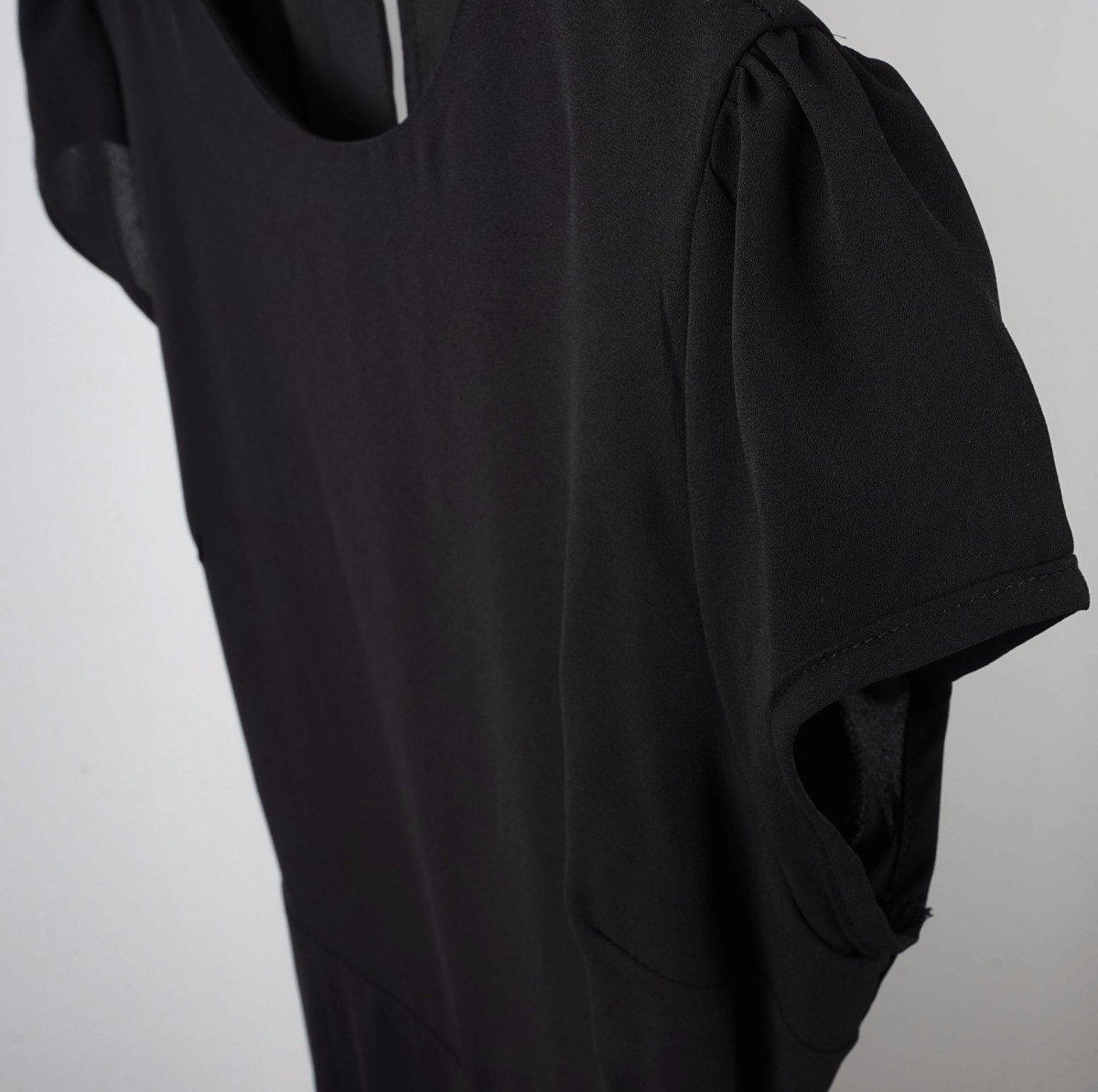 【2025春夏新作】バックオープンバックスリットワンピース - select store mirror me【2025春夏新作】バックオープンバックスリットワンピースselect store mirror meselect store mirror meブラックS