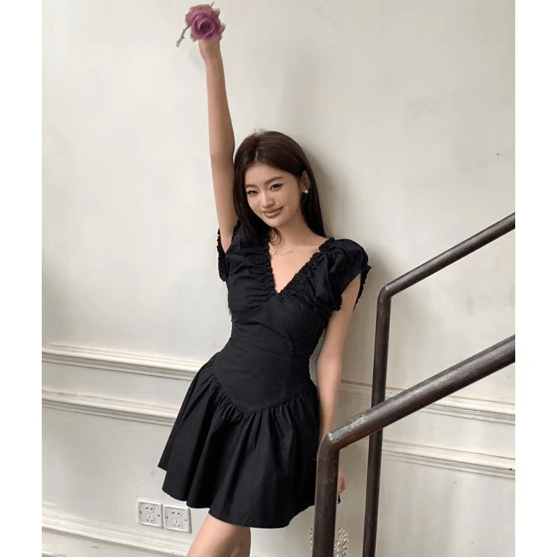 【2025春夏新作】Vネックエンパイアワンピース - select store mirror me【2025春夏新作】Vネックエンパイアワンピースselect store mirror meselect store mirror meブラックS