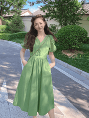 【2025春夏新作】ナチュラルフェミニンVネックワンピース - select store mirror me【2025春夏新作】ナチュラルフェミニンVネックワンピースselect store mirror meselect store mirror meS