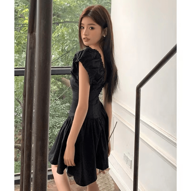 【2025春夏新作】Vネックエンパイアワンピース - select store mirror me【2025春夏新作】Vネックエンパイアワンピースselect store mirror meselect store mirror meブラックS