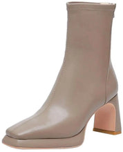 【動画あり】美ラインヒールシンプルショートブーツ 2色&2種展開 mirror me