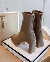 【動画あり】美ラインヒールシンプルショートブーツ 2色&2種展開 mirror me