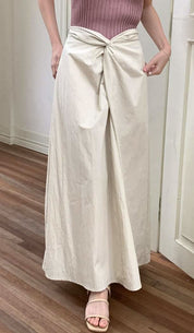 【動画あり】フロントねじれデザインフレアスカート 3色展開 - select store mirror me【動画あり】フロントねじれデザインフレアスカート 3色展開200962196mirror meselect store mirror me200962196ホワイトS