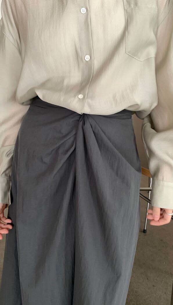 【動画あり】フロントねじれデザインフレアスカート 3色展開 - select store mirror me【動画あり】フロントねじれデザインフレアスカート 3色展開200962196mirror meselect store mirror me200962196ホワイトS