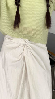 【動画あり】フロントねじれデザインフレアスカート 3色展開 - select store mirror me【動画あり】フロントねじれデザインフレアスカート 3色展開200962196mirror meselect store mirror me200962196ホワイトS