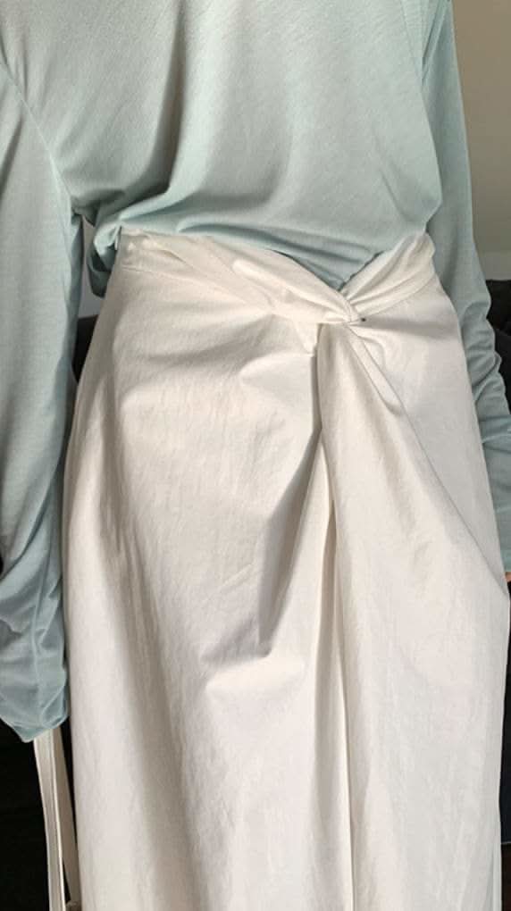 【動画あり】フロントねじれデザインフレアスカート 3色展開 - select store mirror me【動画あり】フロントねじれデザインフレアスカート 3色展開200962196mirror meselect store mirror me200962196ホワイトS