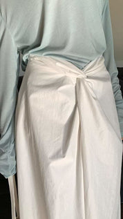 【動画あり】フロントねじれデザインフレアスカート 3色展開 - select store mirror me【動画あり】フロントねじれデザインフレアスカート 3色展開200962196mirror meselect store mirror me200962196ホワイトS