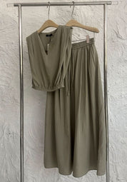 【動画あり】ノースリーブクロップド丈トップス&スカートセットアップ 3色展開 - select store mirror me【動画あり】ノースリーブクロップド丈トップス&スカートセットアップ 3色展開201651716mirror meselect store mirror me201651716ホワイト