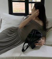 オフショルダーロング切り替えワンピース 3色展開 - select store mirror meオフショルダーロング切り替えワンピース 3色展開210118967mirror meselect store mirror me210118967ライトブルーS