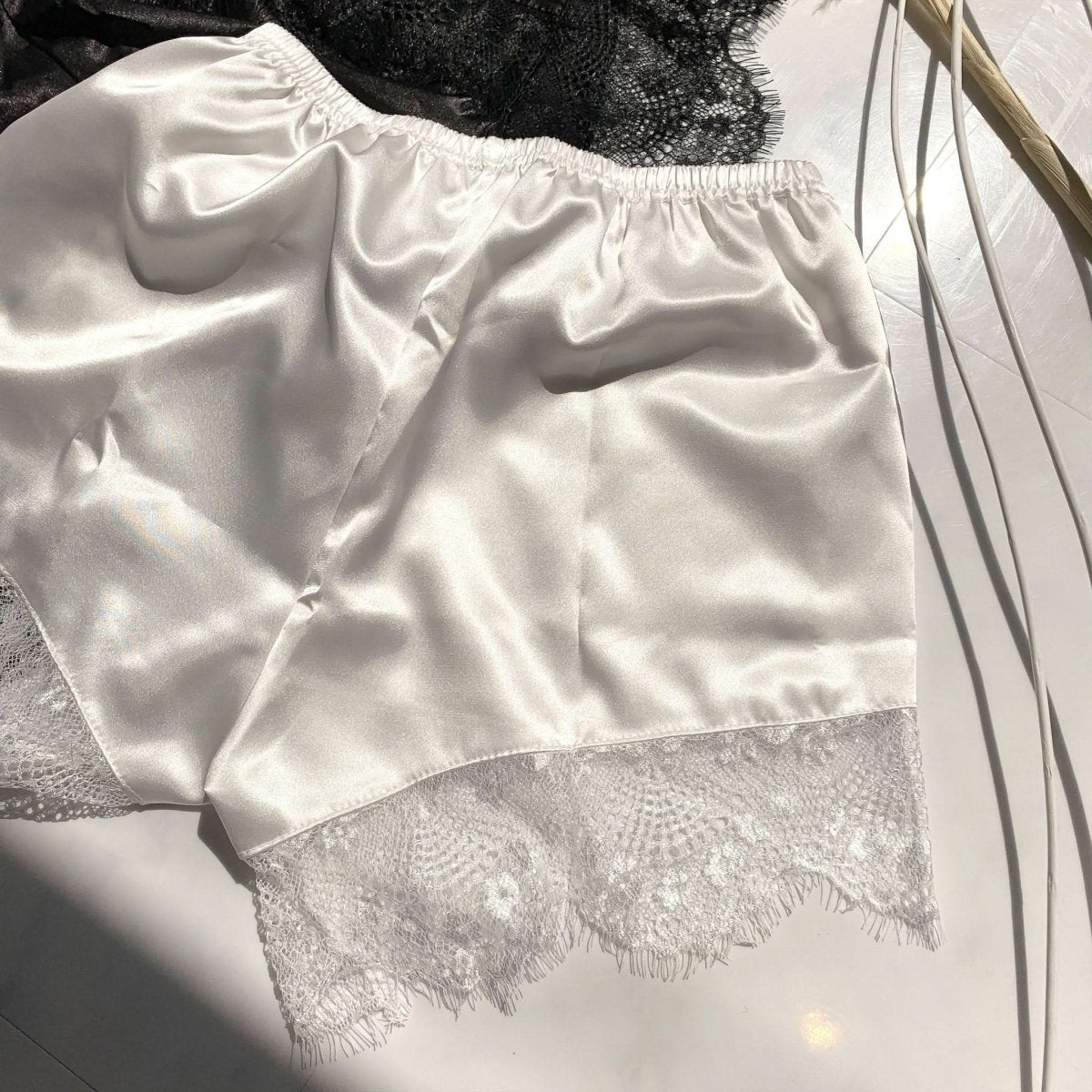 <即納在庫あり><下着透け防止用>レースインナー万能ショーツ 5色展開 - select store mirror me<即納在庫あり><下着透け防止用>レースインナー万能ショーツ 5色展開52691233mirror meselect store mirror me52691233ホワイト(S〜L)58cm〜75cmのウエストの方向け