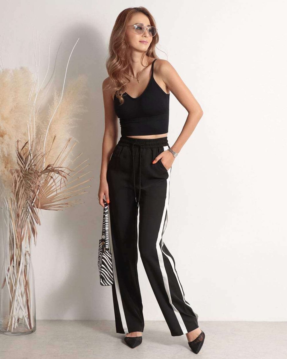 カップ付きオープンバックビスチェ 6色展開 - select store mirror meカップ付きオープンバックビスチェ 6色展開194555600mirror meselect store mirror me194555600ホワイト