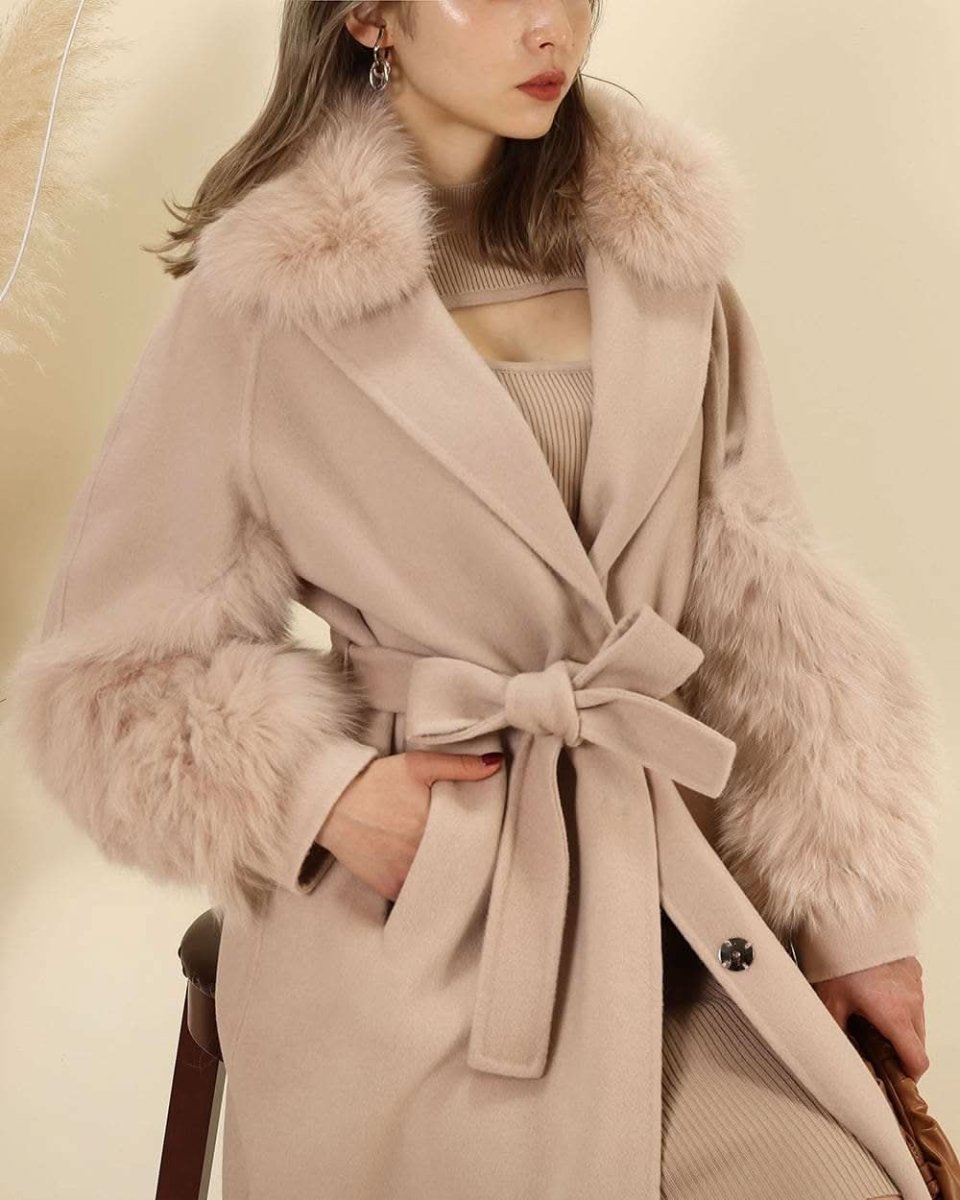 【高品質ウール95%&リアルフォックスファー100%】【動画あり】ボリュームファースリーブ襟ロングスリットコート 3色展開 - select store mirror me【高品質ウール95%&リアルフォックスファー100%】【動画あり】ボリュームファースリーブ襟ロングスリットコート 3色展開153368547mirror meselect store mirror me153368547ホワイト M