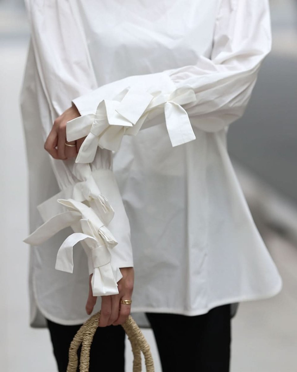 【動画あり】トリプルリボンスリーブKiKiブラウス - select store mirror me【動画あり】トリプルリボンスリーブKiKiブラウス203504896mirror meselect store mirror me203504896S