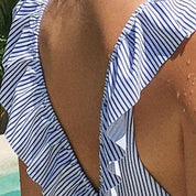 ブラックLサイズ1点即納><インスタグラマー様ご愛用>Vネックフリルストライプモノキニビキニ 3色展開 - select store mirror meブラックLサイズ1点即納><インスタグラマー様ご愛用>Vネックフリルストライプモノキニビキニ 3色展開52695800mirror meselect store mirror me52695800レッド×S