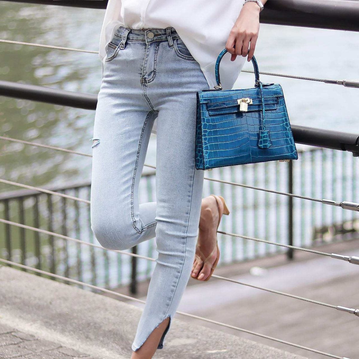 <Mサイズ1点即納><伸縮性抜群>【動画あり】裾カット&ダメージハイライトデニムパンツ - select store mirror me<Mサイズ1点即納><伸縮性抜群>【動画あり】裾カット&ダメージハイライトデニムパンツ194554058mirror meselect store mirror me194554058XS