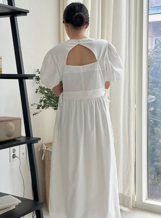 バックカットパフスリーブホワイトワンピース - select store mirror meバックカットパフスリーブホワイトワンピースmirror meselect store mirror meフリーサイズ