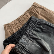 <ブラックS1点即納>セミマットPUレザーショート丈ソフトスリットパンツ 3色展開 - select store mirror me<ブラックS1点即納>セミマットPUレザーショート丈ソフトスリットパンツ 3色展開79223270mirror meselect store mirror me79223270ベージュ S