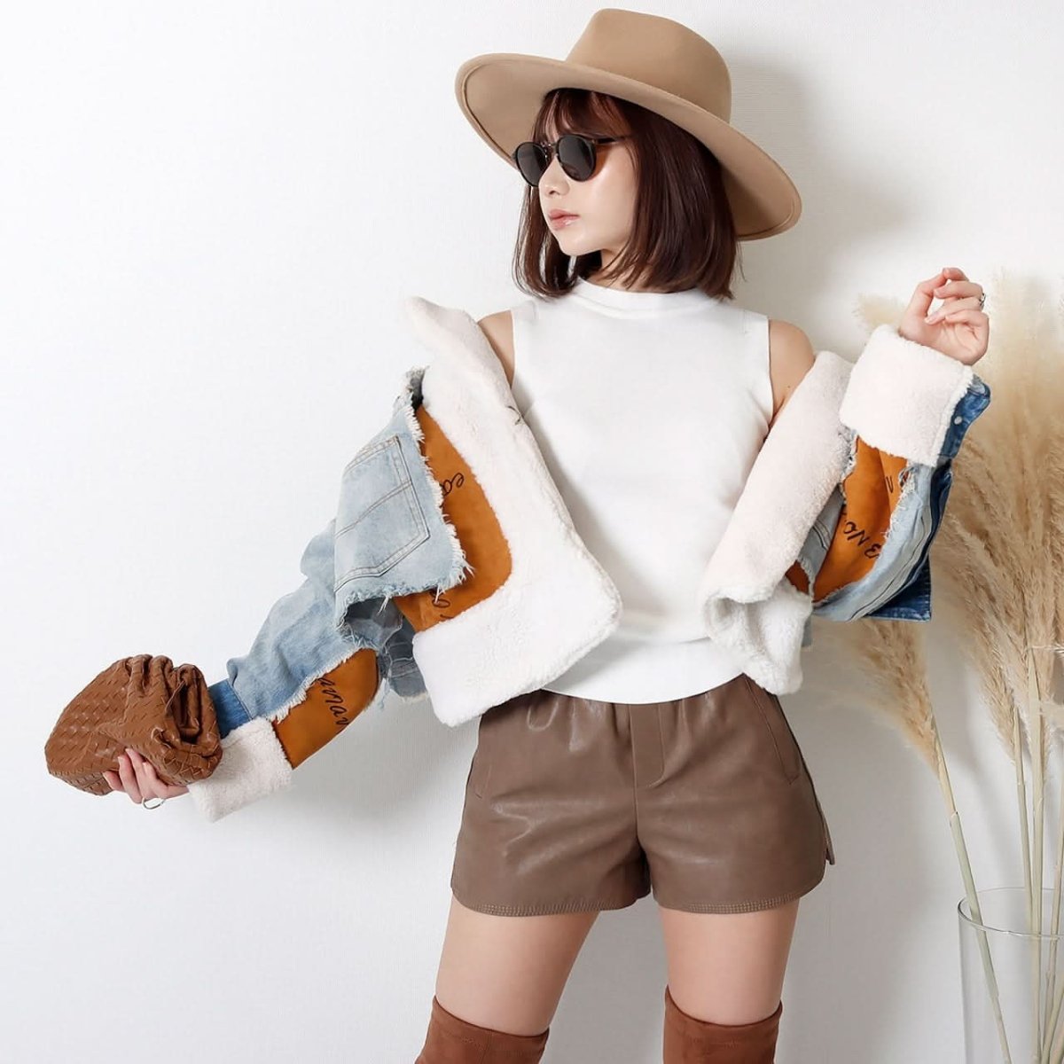 <ブラックS1点即納>セミマットPUレザーショート丈ソフトスリットパンツ 3色展開 - select store mirror me<ブラックS1点即納>セミマットPUレザーショート丈ソフトスリットパンツ 3色展開79223270mirror meselect store mirror me79223270ベージュ S