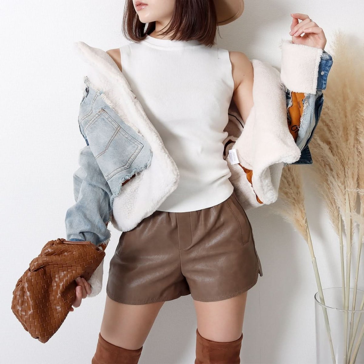 <ブラックS1点即納>セミマットPUレザーショート丈ソフトスリットパンツ 3色展開 - select store mirror me<ブラックS1点即納>セミマットPUレザーショート丈ソフトスリットパンツ 3色展開79223270mirror meselect store mirror me79223270ベージュ S