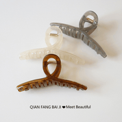 ニュアンスくすみパールヘアクリップ - select store mirror meニュアンスくすみパールヘアクリップselect store mirror meselect store mirror me杏色